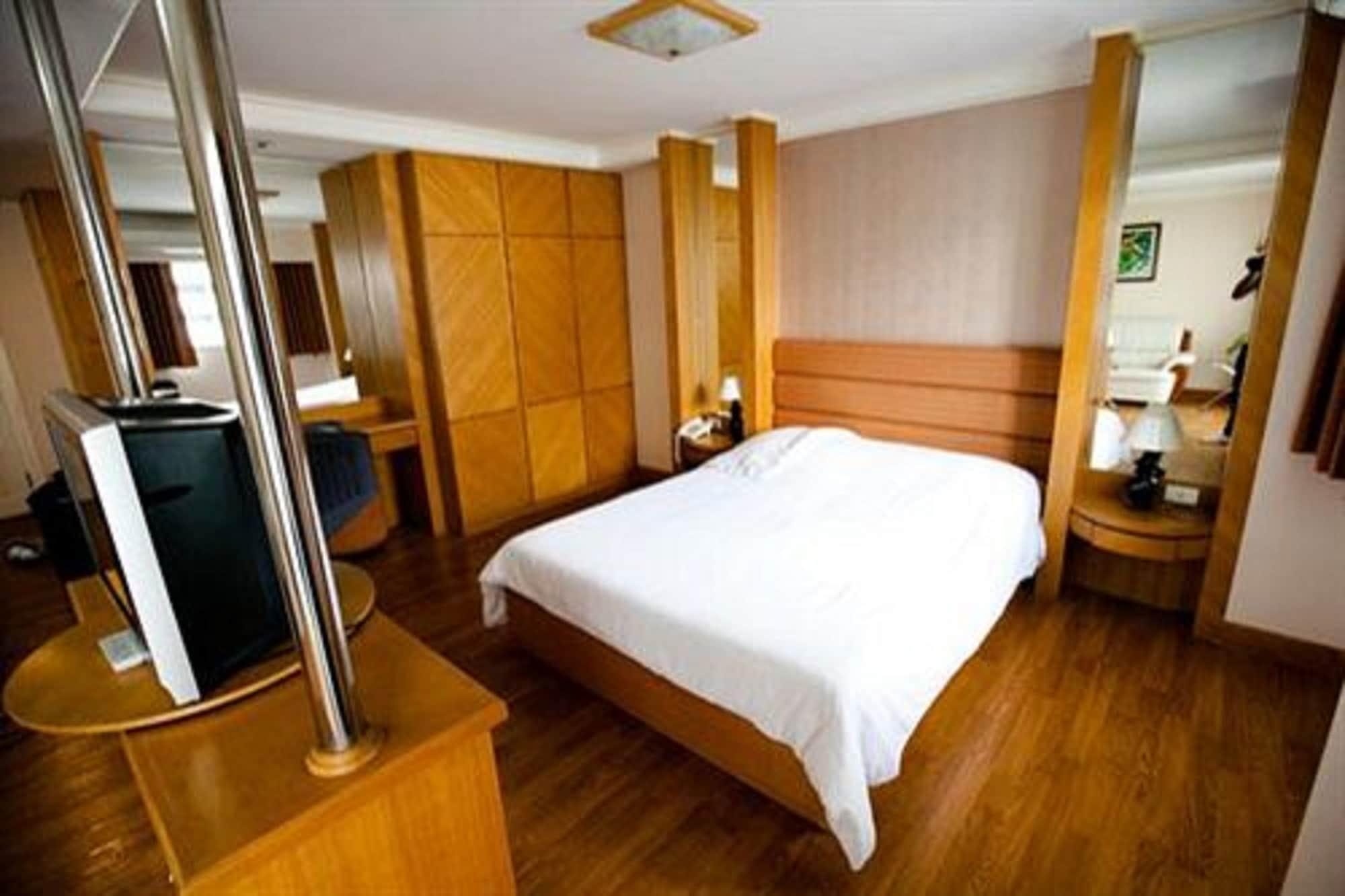 Aparthotel Roseate Ratchada Bangkok Exterior foto