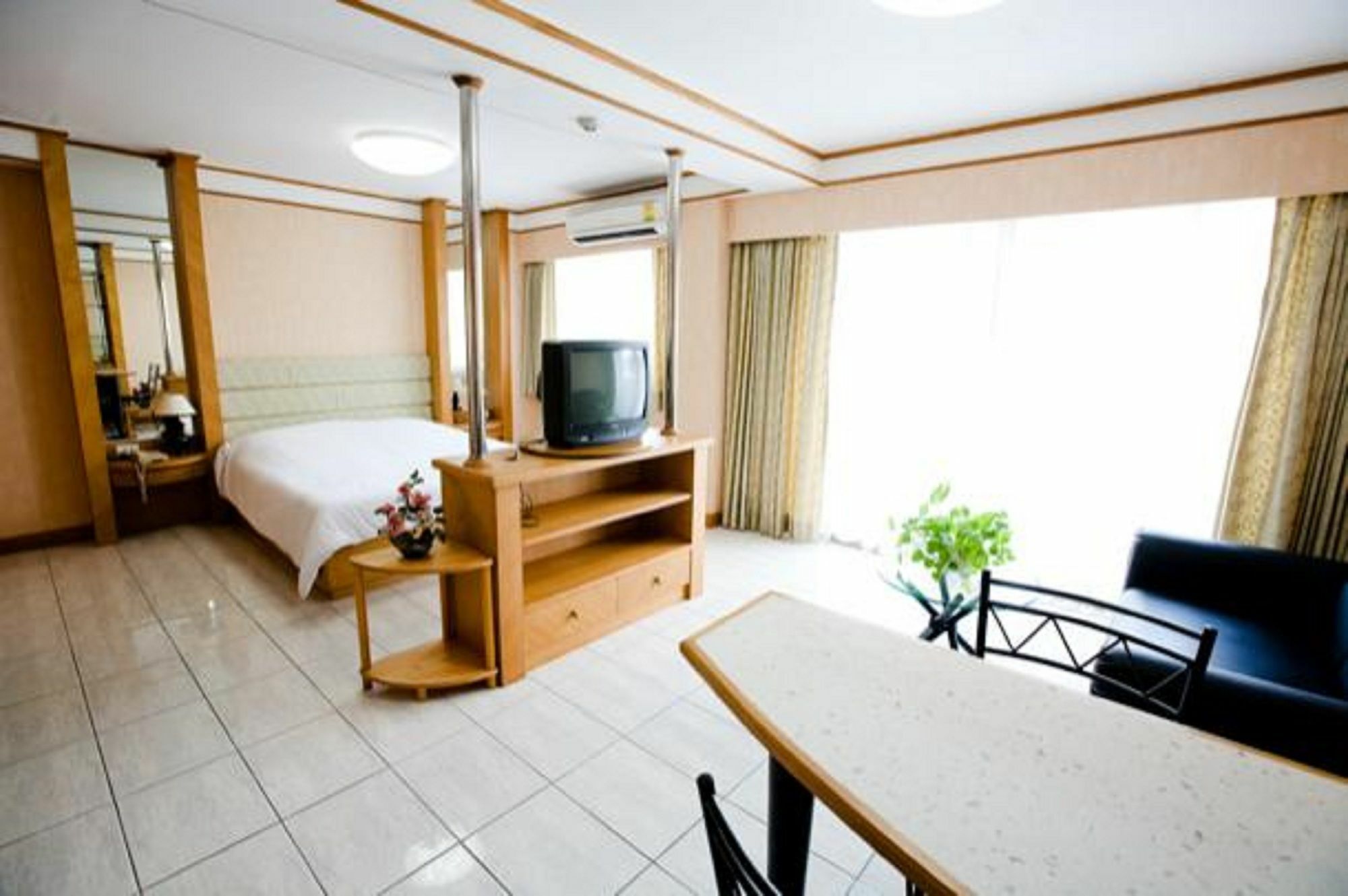 Aparthotel Roseate Ratchada Bangkok Exterior foto